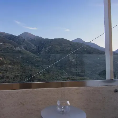 The Mountain House - Authentic Cretan Hideaway - Breathtaking And Nature Views Tourloti